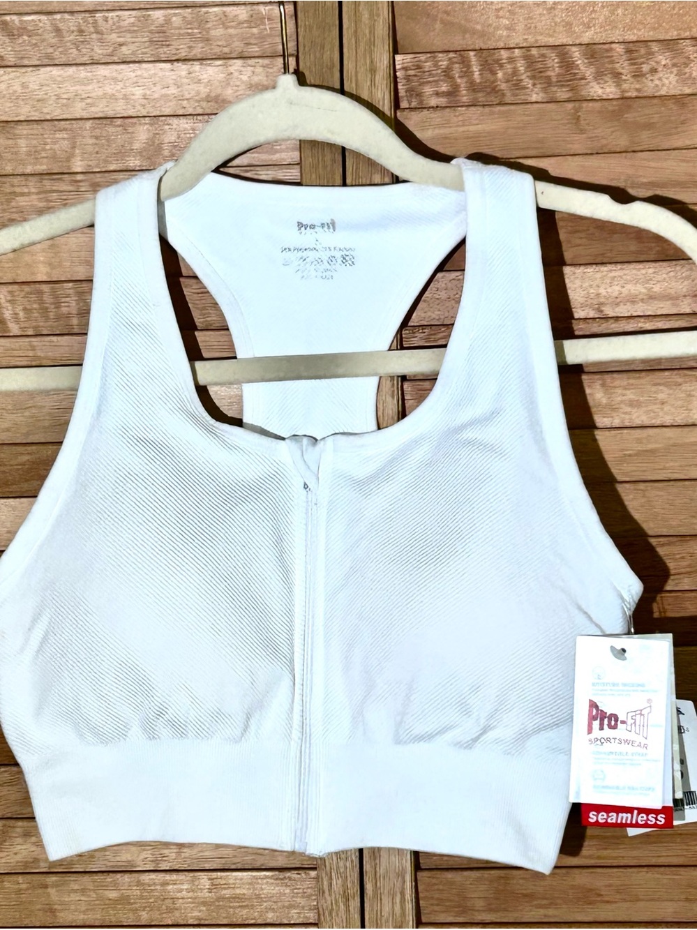 NWT Pro-Fit size Large seamless front zip white sports bra